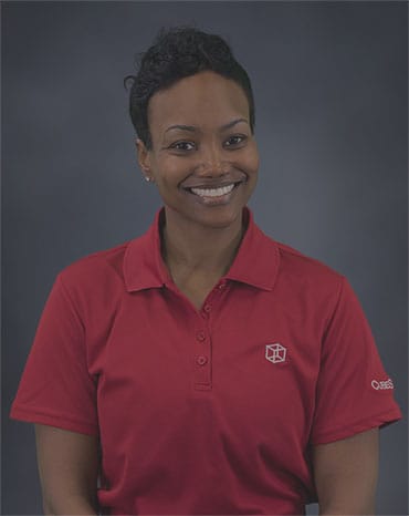 微笑的CubeSmart员工